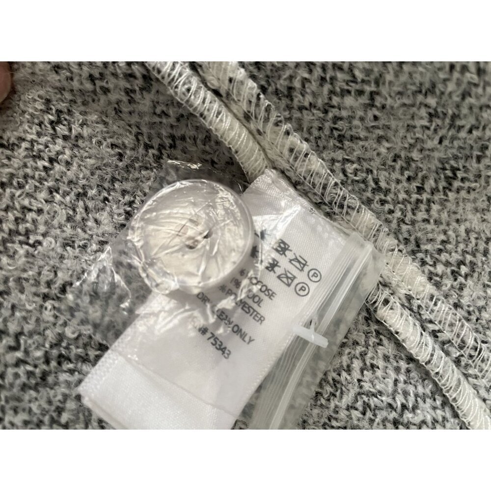 Nanette Lepore Elegant Women's Floral Knit Coat Size S Gray & White Viscose and - Picture 12 of 13